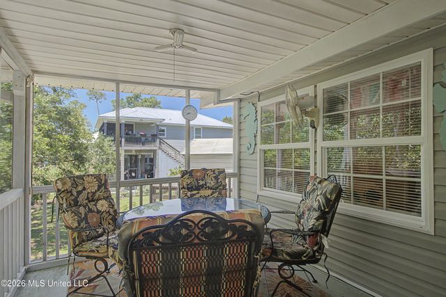22 Wolfe Street, Bay Saint Louis, MS 39520