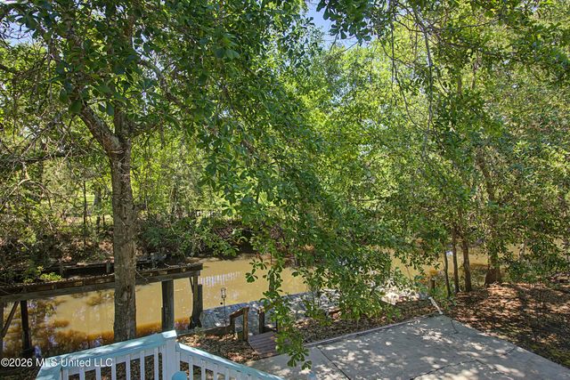 22 Wolfe Street, Bay Saint Louis, MS 39520