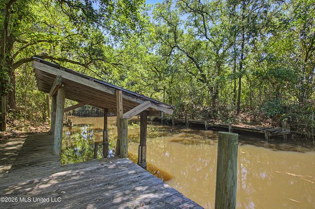 22 Wolfe Street, Bay Saint Louis, MS 39520