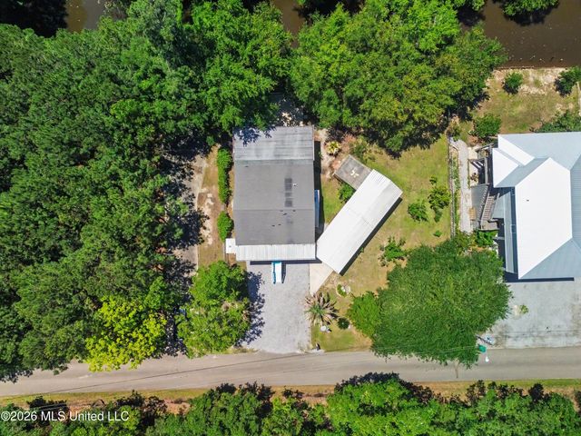 22 Wolfe Street, Bay Saint Louis, MS 39520