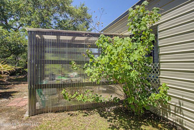 22 Wolfe Street, Bay Saint Louis, MS 39520