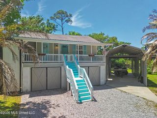 22 Wolfe Street, Bay Saint Louis, MS 39520