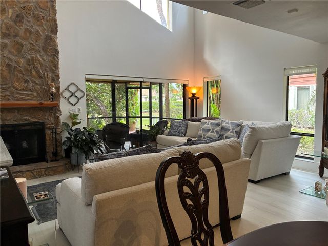 5425 10th Fairway Dr 3, Delray Beach, FL 33484