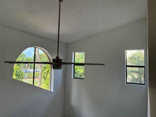 5425 10th Fairway Dr 3, Delray Beach, FL 33484