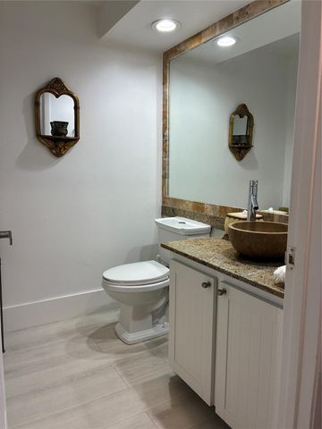 5425 10th Fairway Dr 3, Delray Beach, FL 33484