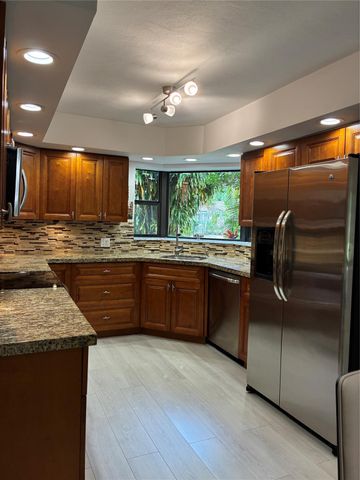 5425 10th Fairway Dr 3, Delray Beach, FL 33484