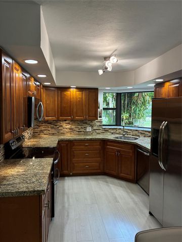 5425 10th Fairway Dr 3, Delray Beach, FL 33484