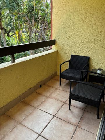 5425 10th Fairway Dr 3, Delray Beach, FL 33484