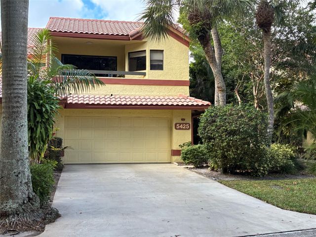 5425 10th Fairway Dr 3, Delray Beach, FL 33484