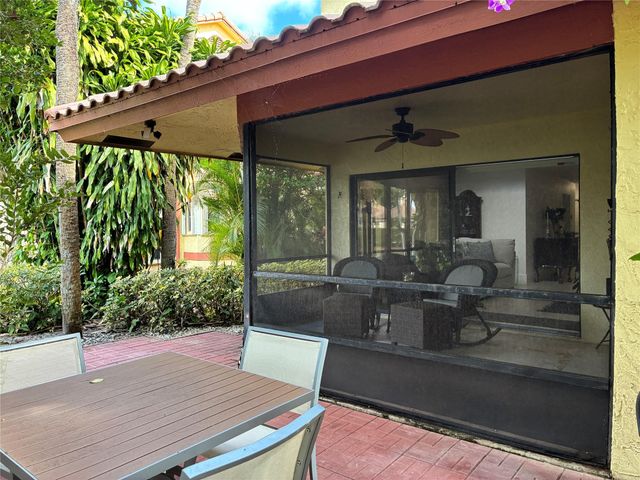 5425 10th Fairway Dr 3, Delray Beach, FL 33484