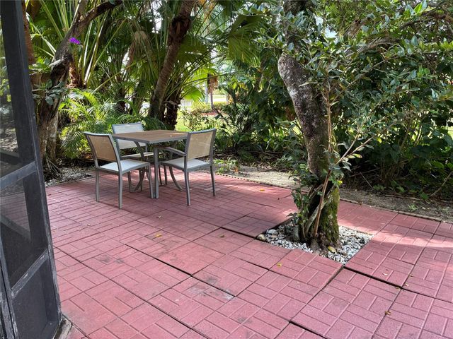 5425 10th Fairway Dr 3, Delray Beach, FL 33484