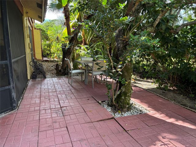 5425 10th Fairway Dr 3, Delray Beach, FL 33484