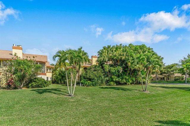 5425 10th Fairway Dr 3, Delray Beach, FL 33484