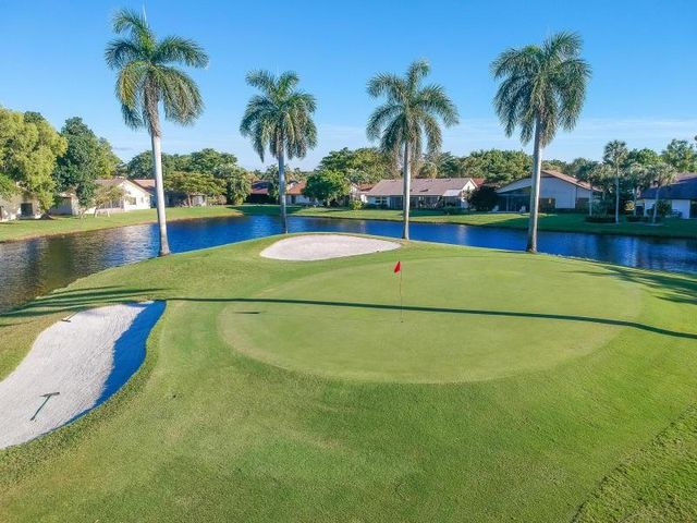5425 10th Fairway Dr 3, Delray Beach, FL 33484