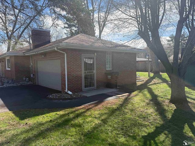 1127 Oakmont Drive, Temperance, MI 48182