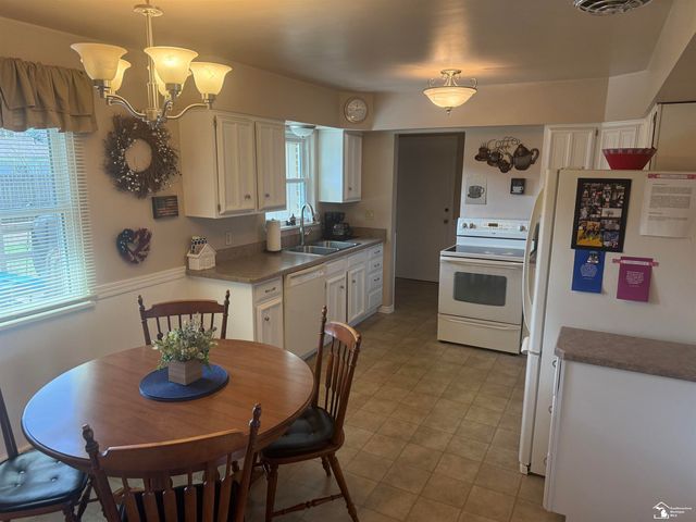 1127 Oakmont Drive, Temperance, MI 48182