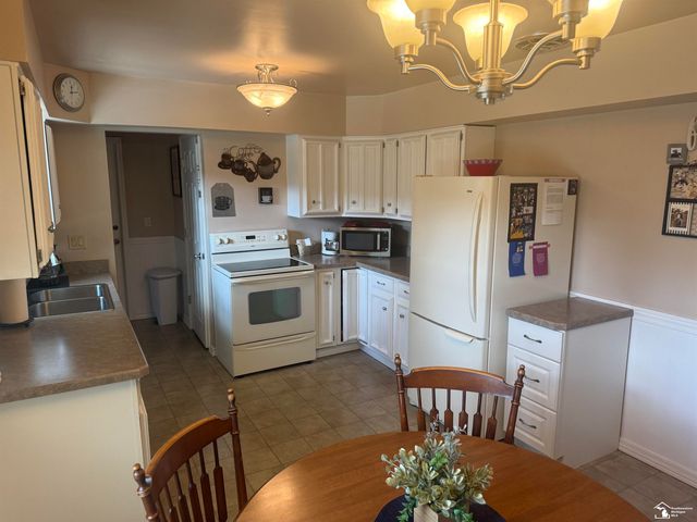 1127 Oakmont Drive, Temperance, MI 48182