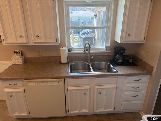 1127 Oakmont Drive, Temperance, MI 48182