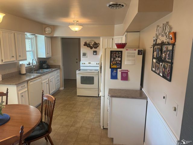 1127 Oakmont Drive, Temperance, MI 48182