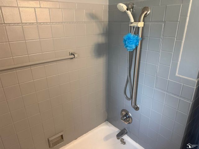 1127 Oakmont Drive, Temperance, MI 48182