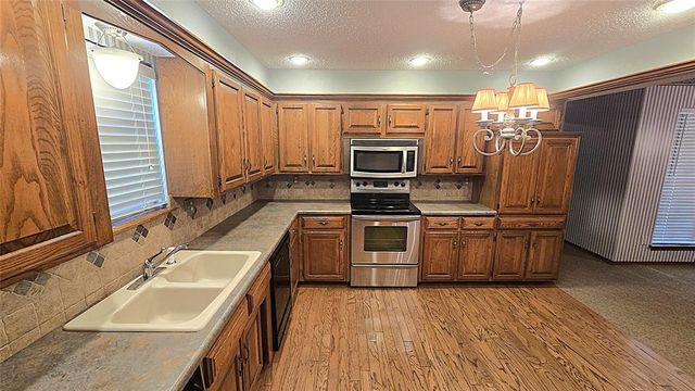 10800 W Country Drive, Oklahoma City, OK 73170
