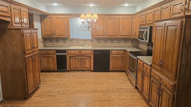 10800 W Country Drive, Oklahoma City, OK 73170