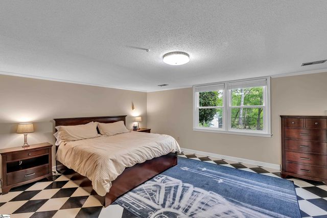 141 Greybridge Road, Pelzer, SC 29669