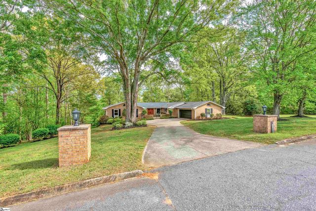 141 Greybridge Road, Pelzer, SC 29669