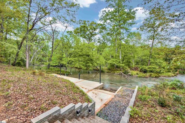 141 Greybridge Road, Pelzer, SC 29669