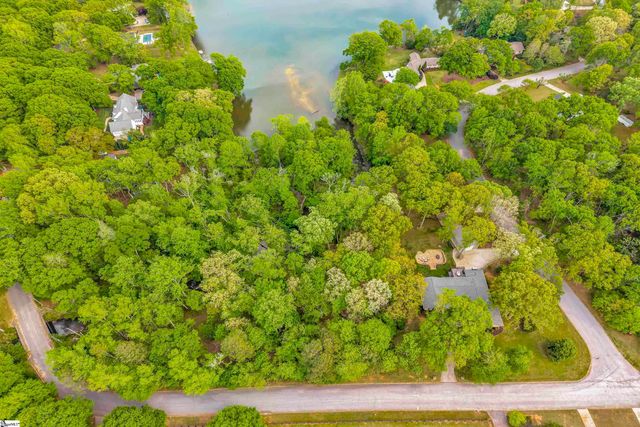 141 Greybridge Road, Pelzer, SC 29669