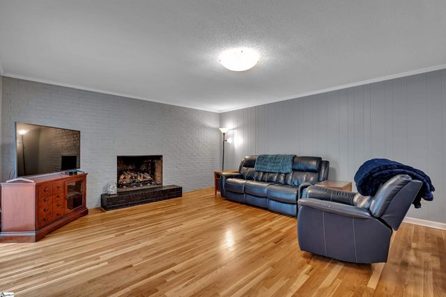 141 Greybridge Road, Pelzer, SC 29669