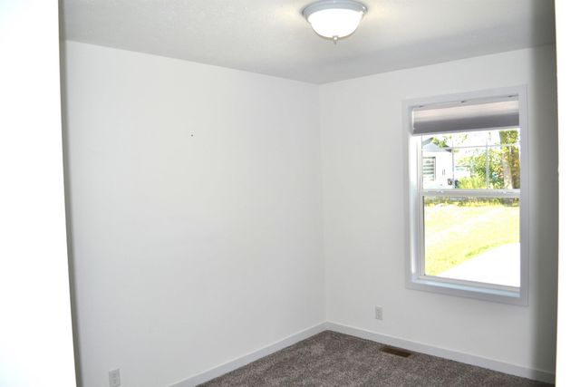 4372 N Shorewood Court, Monticello, IN 47960