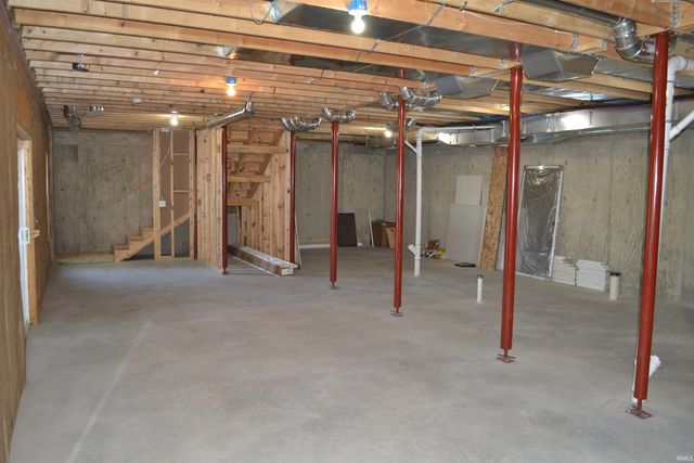 4372 N Shorewood Court, Monticello, IN 47960