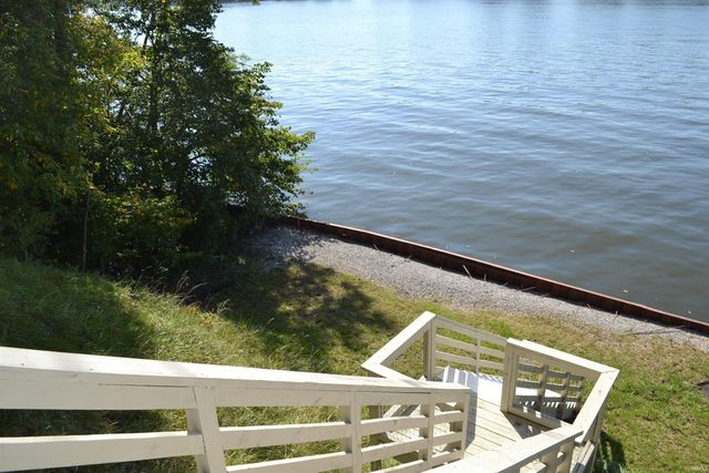 4372 N Shorewood Court, Monticello, IN 47960