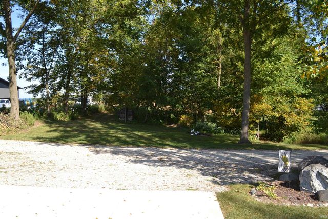 4372 N Shorewood Court, Monticello, IN 47960