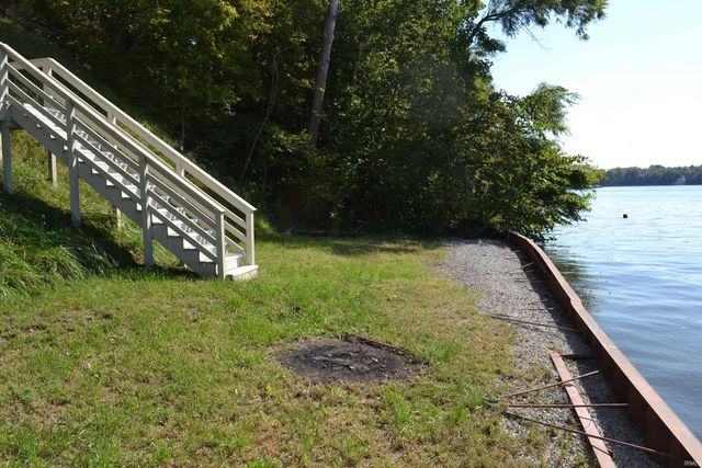 4372 N Shorewood Court, Monticello, IN 47960