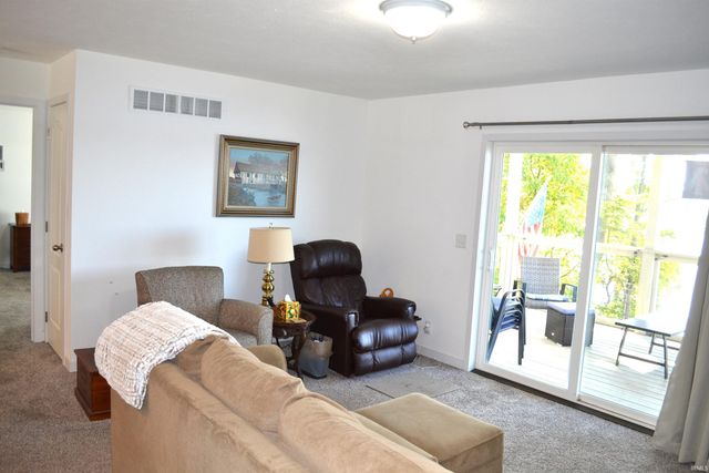 4372 N Shorewood Court, Monticello, IN 47960