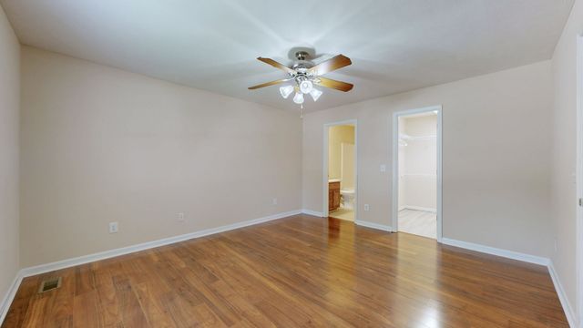 1921 Littleton Ct, Columbia, TN 38401