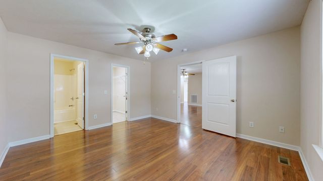 1921 Littleton Ct, Columbia, TN 38401