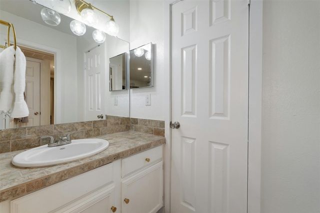 4159 Steck Ave 101, Austin, TX 78759