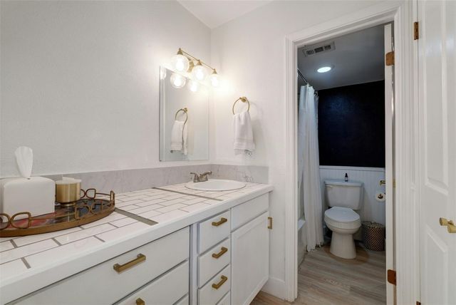 4159 Steck Ave 101, Austin, TX 78759