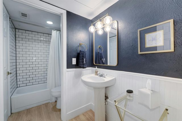 4159 Steck Ave 101, Austin, TX 78759