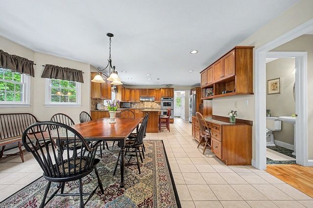 8 Wild Rd, Hopkinton, MA 01748