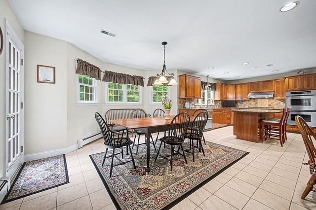 8 Wild Rd, Hopkinton, MA 01748