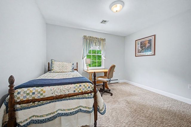 8 Wild Rd, Hopkinton, MA 01748