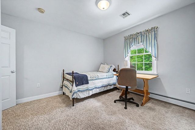 8 Wild Rd, Hopkinton, MA 01748