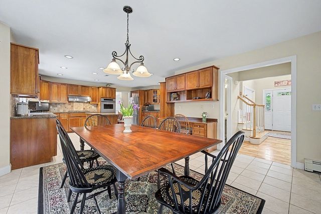 8 Wild Rd, Hopkinton, MA 01748
