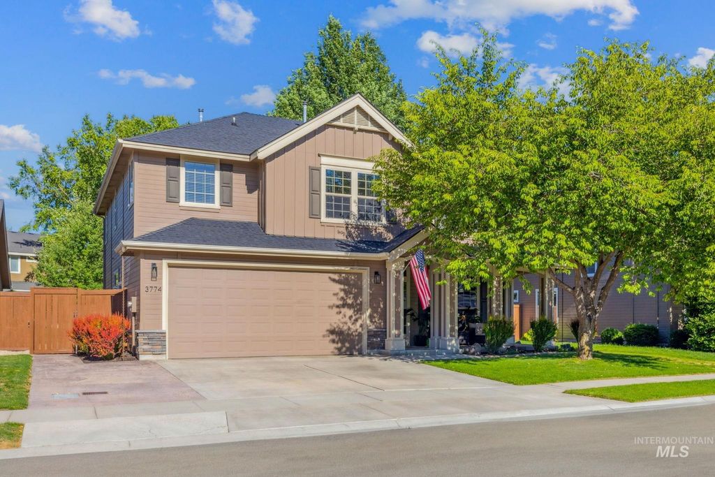 3774 N Legacy Common Ave, Meridian, ID 83646