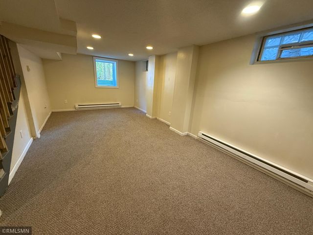 1090 16th Avenue SE, Minneapolis, MN 55414