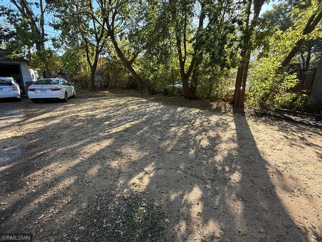 1090 16th Avenue SE, Minneapolis, MN 55414